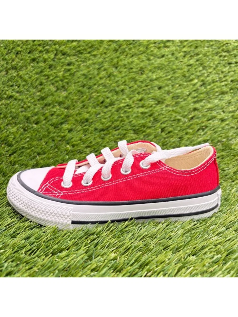 Converse Chuck Taylor All Star OX Boys Size 10.5C Red Athletic Shoes Sneakers